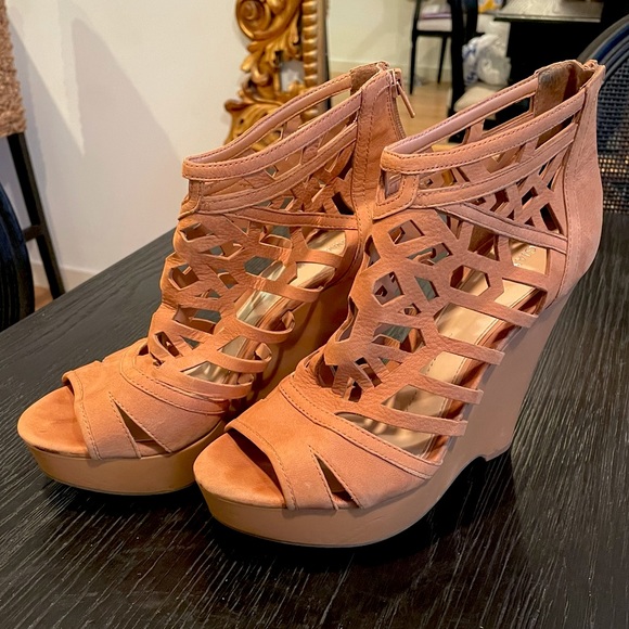 Gianni Bini Wedges - Picture 2 of 4